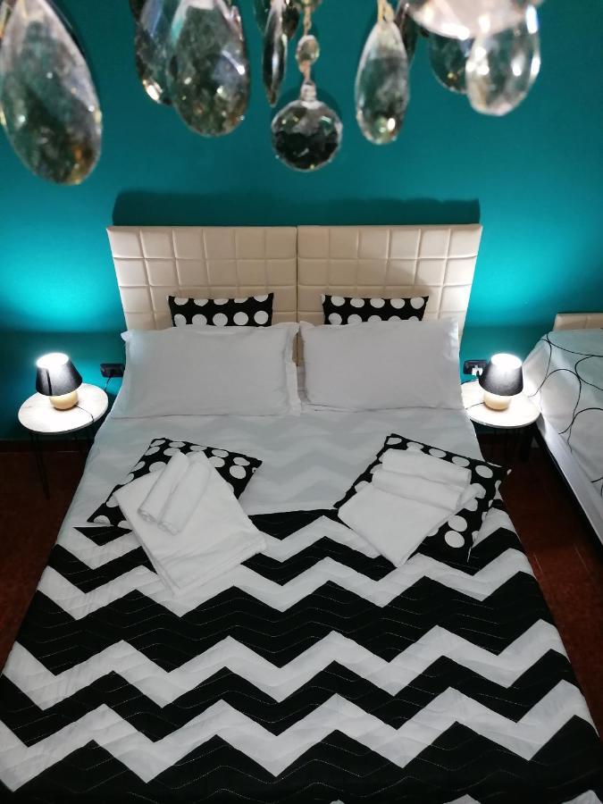 Casacasetta Suite Appartamento Indipendente Таранто Екстериор снимка