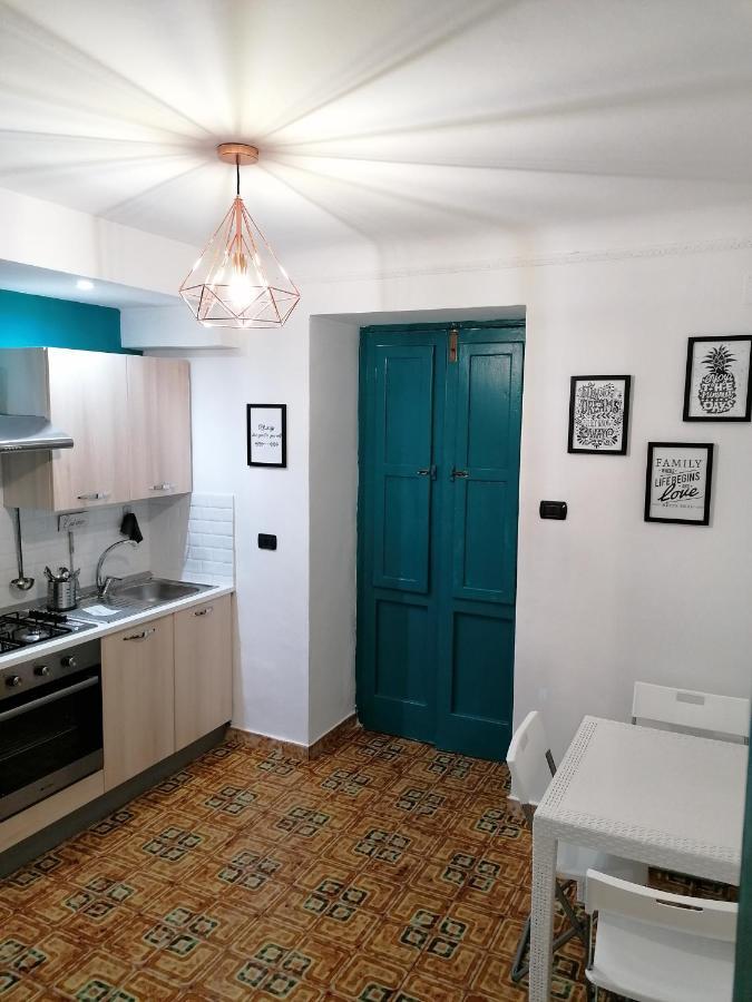 Casacasetta Suite Appartamento Indipendente Таранто Екстериор снимка