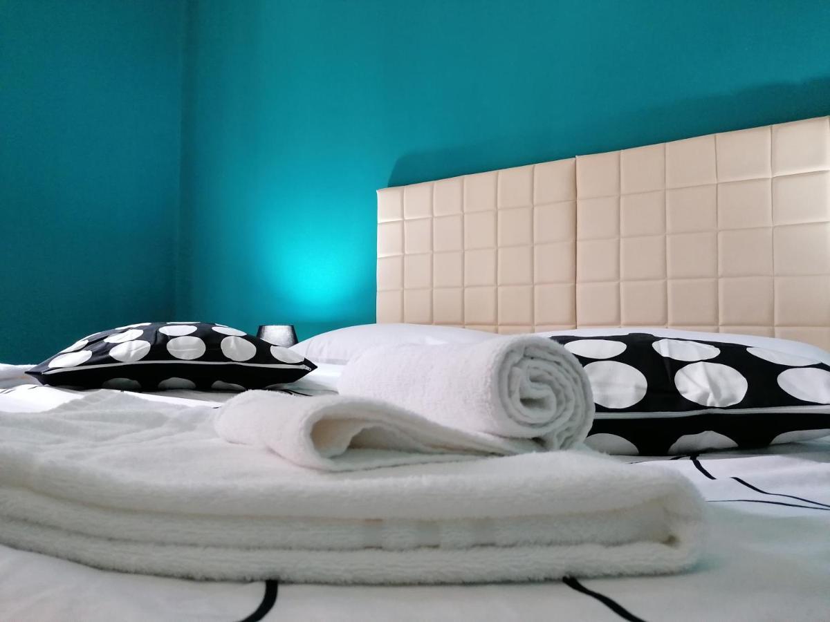Casacasetta Suite Appartamento Indipendente Таранто Екстериор снимка
