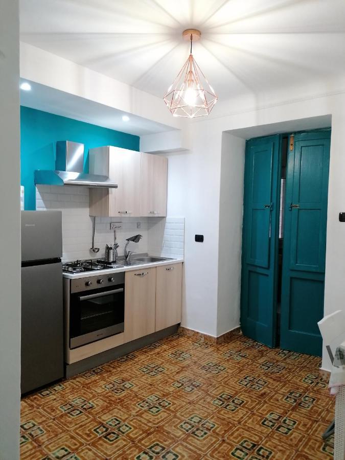 Casacasetta Suite Appartamento Indipendente Таранто Екстериор снимка